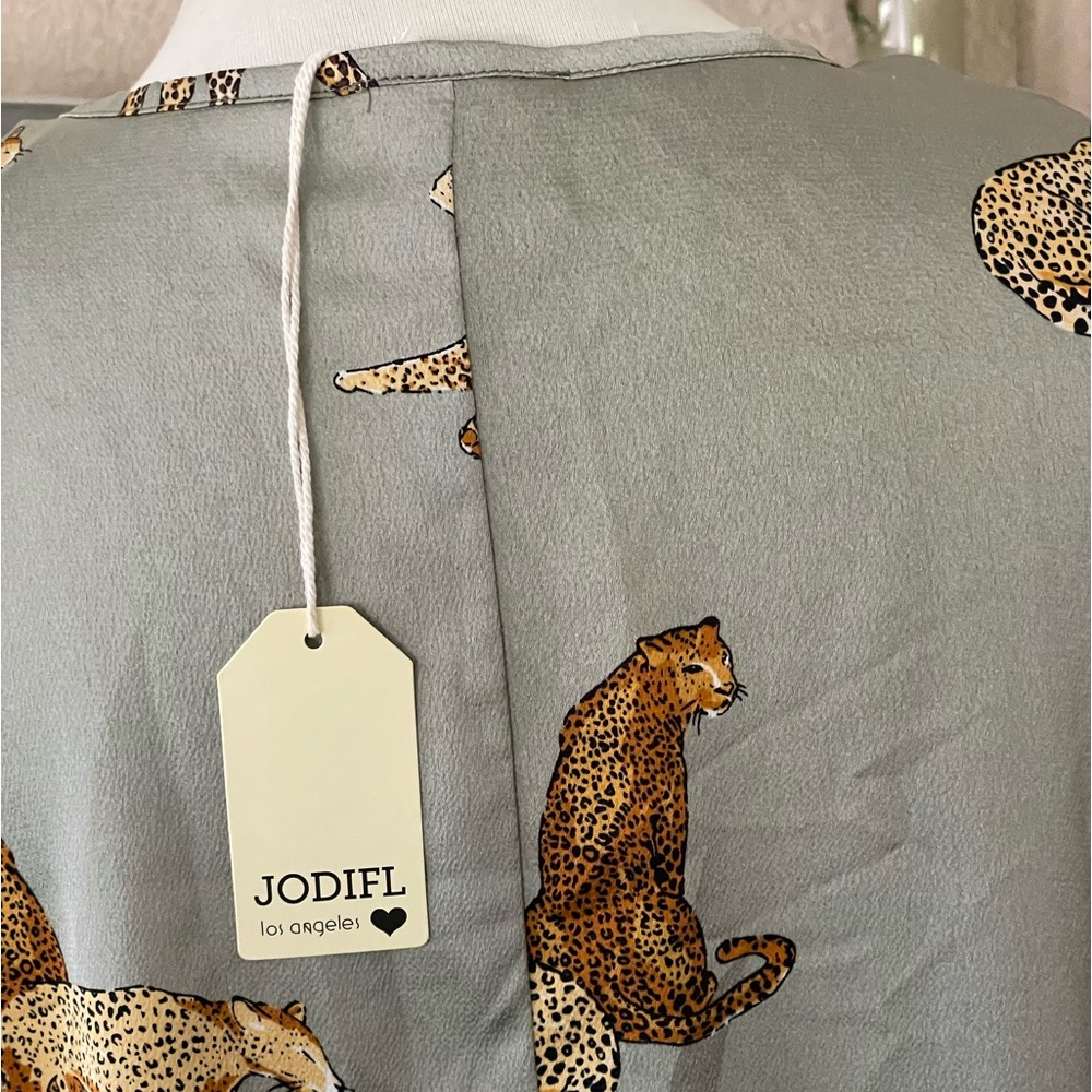 Leopard Top - Picture 4 of 4